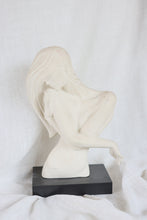 Load image into Gallery viewer, White Feminine Bust Statue
